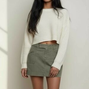 American Eagle Mini Skirt in Khaki Green Women’s Size 2